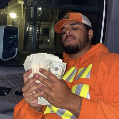 t_robins11's tweet photo. #NewProfilePic https://t.co/muJNeWkfU7