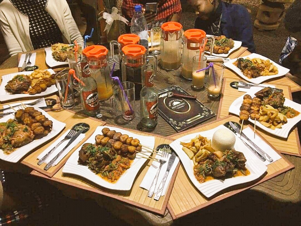 RustickR's tweet photo. The place to be
#RustickHome
#Yaoundé
#Cameroun https://t.co/7RTqC5FcfX