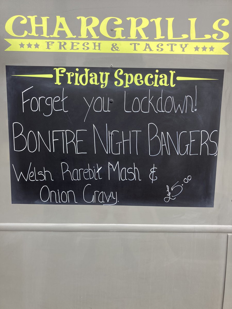 line_33's tweet photo. #forgetulockdown #chargrills #vansittart #windsor #fridayspecial #bangers #cheesymash #oniongravey https://t.co/MW839ewH2i