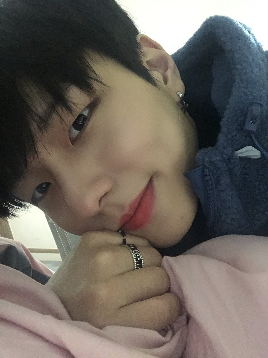 7OC_official's tweet photo. [#태영]

숙소에 골인🧤

#세븐어클락 #오늘도
#로즈들 #덕분에 #행복해요🥰 https://t.co/rwyybnwmjr