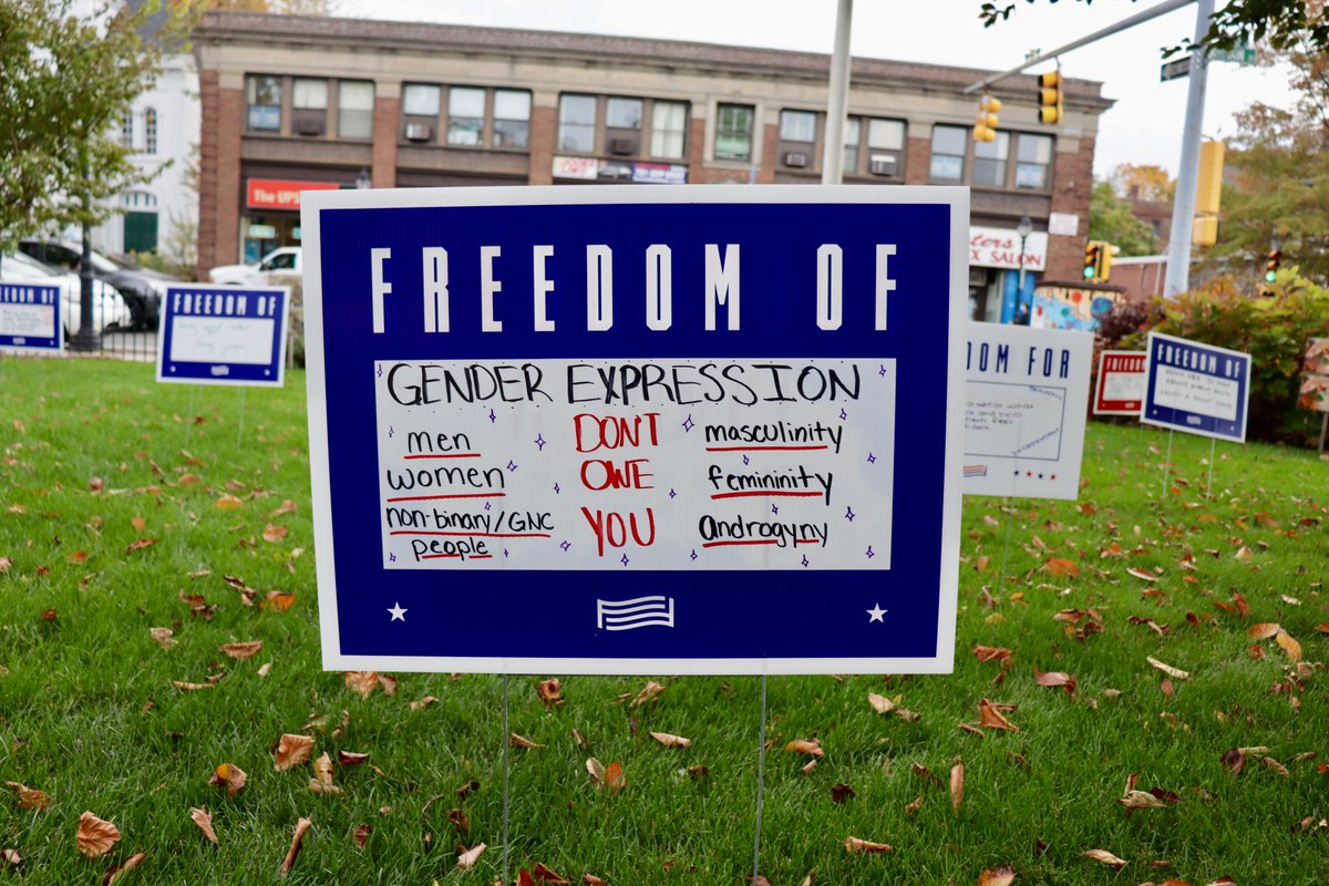 lkrklnd's tweet photo. We met virtually with 16 classes and 350 teens to create digital versions of this year's @forfreedoms #forfreedoms lawn signs. Then we remade as many as we could as physical signs. So many amazing responses. Check out the full collection... https://t.co/iyVITWlcuv https://t.co/FHclfIKozJ
