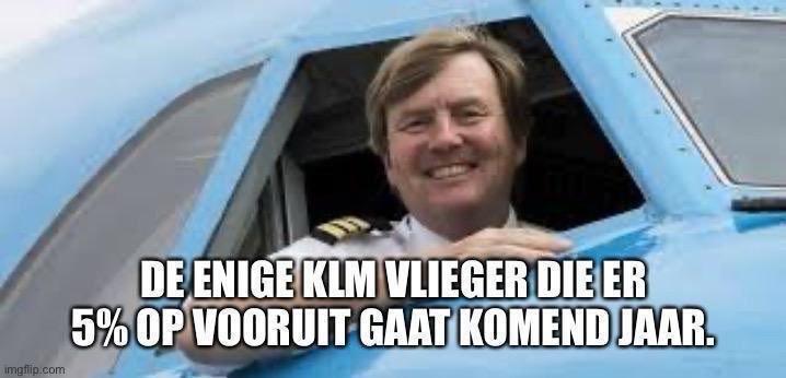 RoelSchrein's tweet photo. Grappen over piloten niet van de lucht op twitter #KLM #loonoffer https://t.co/4l3S8Vv4GQ