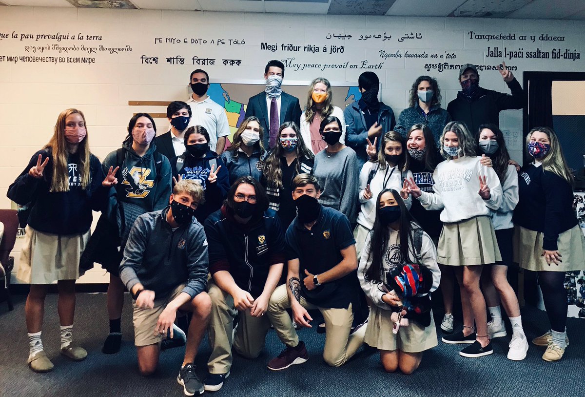 BereanSchool's tweet photo. We are proud to see Berean Christian School seniors supporting our freedom to vote today by working the election! #uniquelyberean https://t.co/mq3jnDXnHk