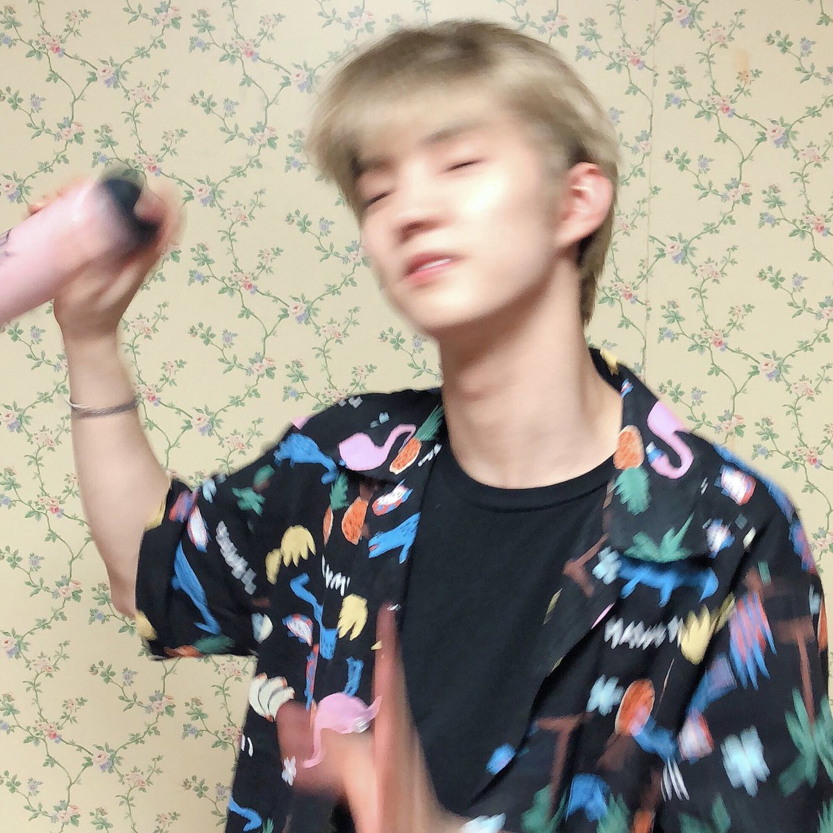 if you look at some of their pictures you can see that the members still wear the bracelet! it appears in some photoshoots too!