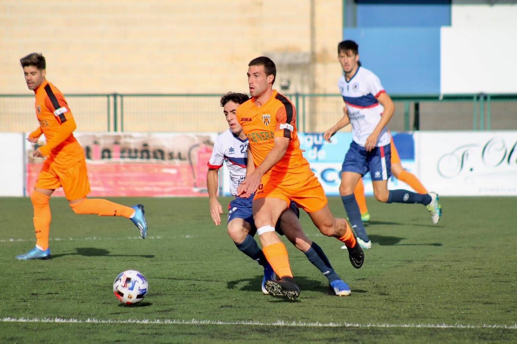 CD_Izarra's tweet photo. ¡Hoy tenemos cumpleaños!

Queremos felicitar al dueño de nuestro lateral derecho las últimas temporadas, a Aritz Eguaras (@aritzeguaras), que ha jugado 113 partidos en 2ªB con el club y hoy cumple 26 años.

¡Muchísimas felicidades, Egu! Zorionak! ¡Que pases un buen día! 🎂🎉🎊😉 https://t.co/QiKjuseZ6s