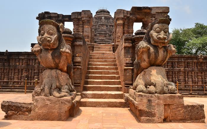 The fortune temple that worships Time: Sun Temple, 35 km away from Puri. 3 El51l8eVcAEf70