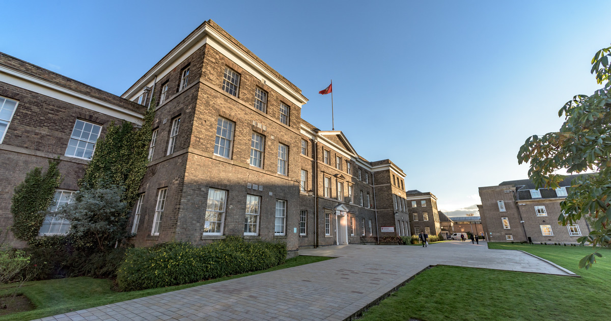 uniofleicester's tweet photo. Find out everything you want to know about studying a master's with the @uniofleicester at the next #FindAMastersFair 11-12 November! Registration for this free event is open now - https://t.co/4Cg2fWItPv @FindAMasters https://t.co/ytpnbDXz3Y