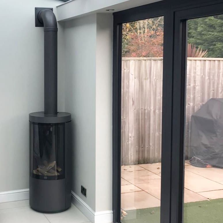 Fireplaces_No1's tweet photo. Check out this stunning installation of the @Drugasar_UK Circo we installed in our customers beautiful home. We have this stove on live display and sell the complete #drufire #gasfire range, to get installation before xmas visit us today! #buylocal #home #liverpoolbusiness #fires https://t.co/zc1RTs8SM6