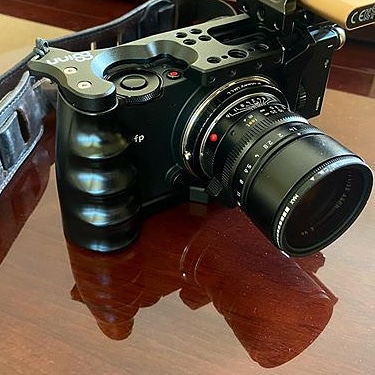 eightsinn's tweet photo. Sigma FP in hands of @josearar
For those who wait for 8Sinn Sigma FP cage we have goods news, cage will be back in stock at the end of this week.
#sigmafp #sigma #sigmacine
#camera #cameraaccessories
#cameracage #cameragear
#camerageeks #CameraCage
#Fp #FpCamera https://t.co/Dfc47AZQam