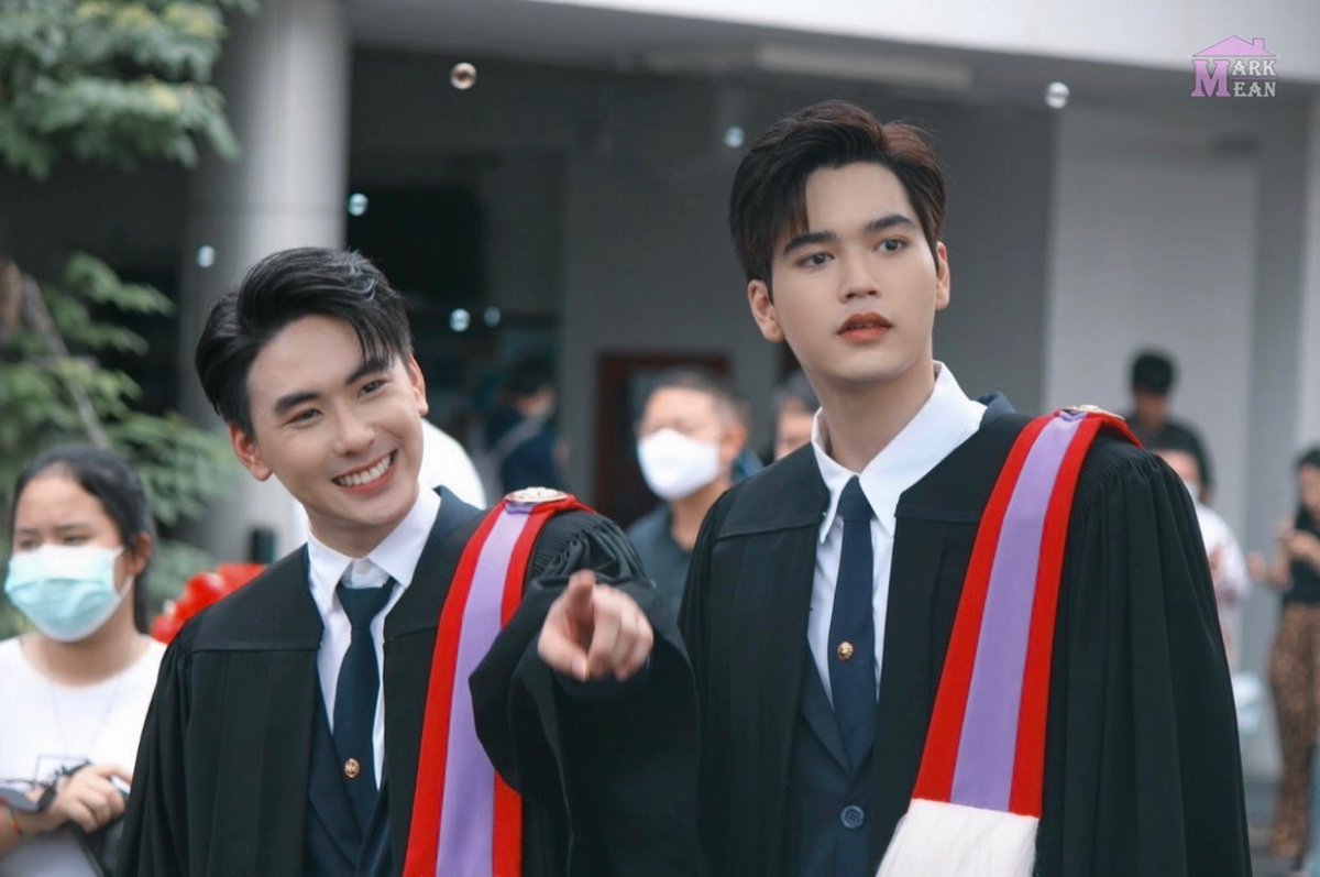 MARKMEAN_HOUSE's tweet photo. จะอยู่ไหนก็ไม่ดีเท่าอยู่ข้างๆกัน
.
.
.
#MarkMeanGraduationDay #มาร์คมีน https://t.co/wOus4rSxUf