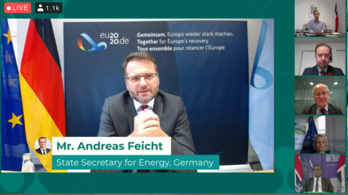 AlemaniaenCL's tweet photo. Con la participación del Viceministro alemán de Economía y Energía @BMWi_Bund, Andreas #Feicht, se desarrolla la "Green Hydrogen Summit 2020", organizada por @MinEnergia, @Corfo y @4e_chile de #GIZ 🇩🇪
#TransiciónEnergética #HidrógenoVerde @recyclapolis 
🔗https://t.co/iOfsIm5d5t https://t.co/1GJWLx0wgm