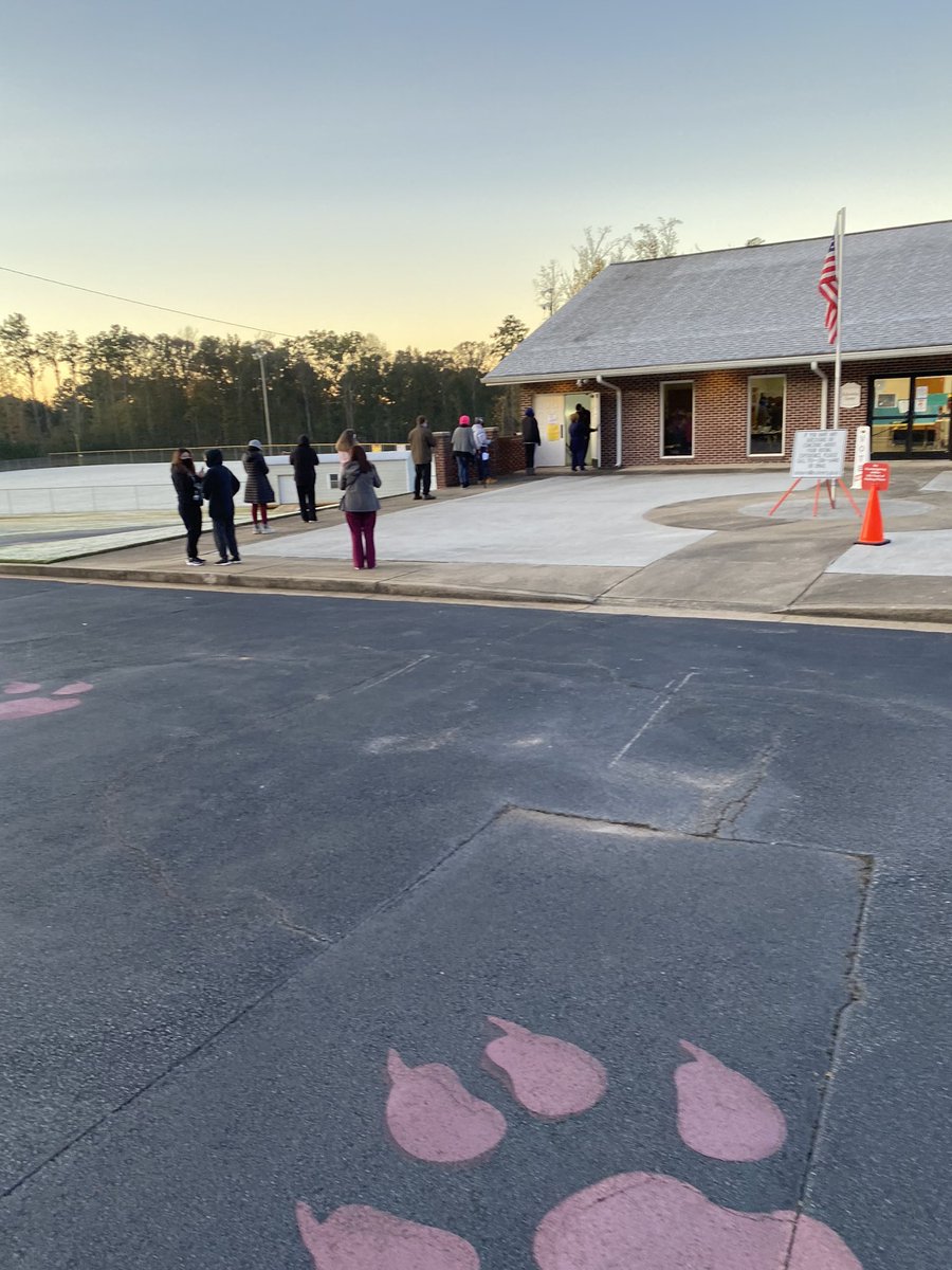 YPastorsteveg's tweet photo. Excited to cast my vote this AM and brought my daughter with me to participate in #voteย 2020
Praying for righteousness to exalt our nation.
#Trump2020
#votebiblicalvalues https://t.co/mgwnhvFxod