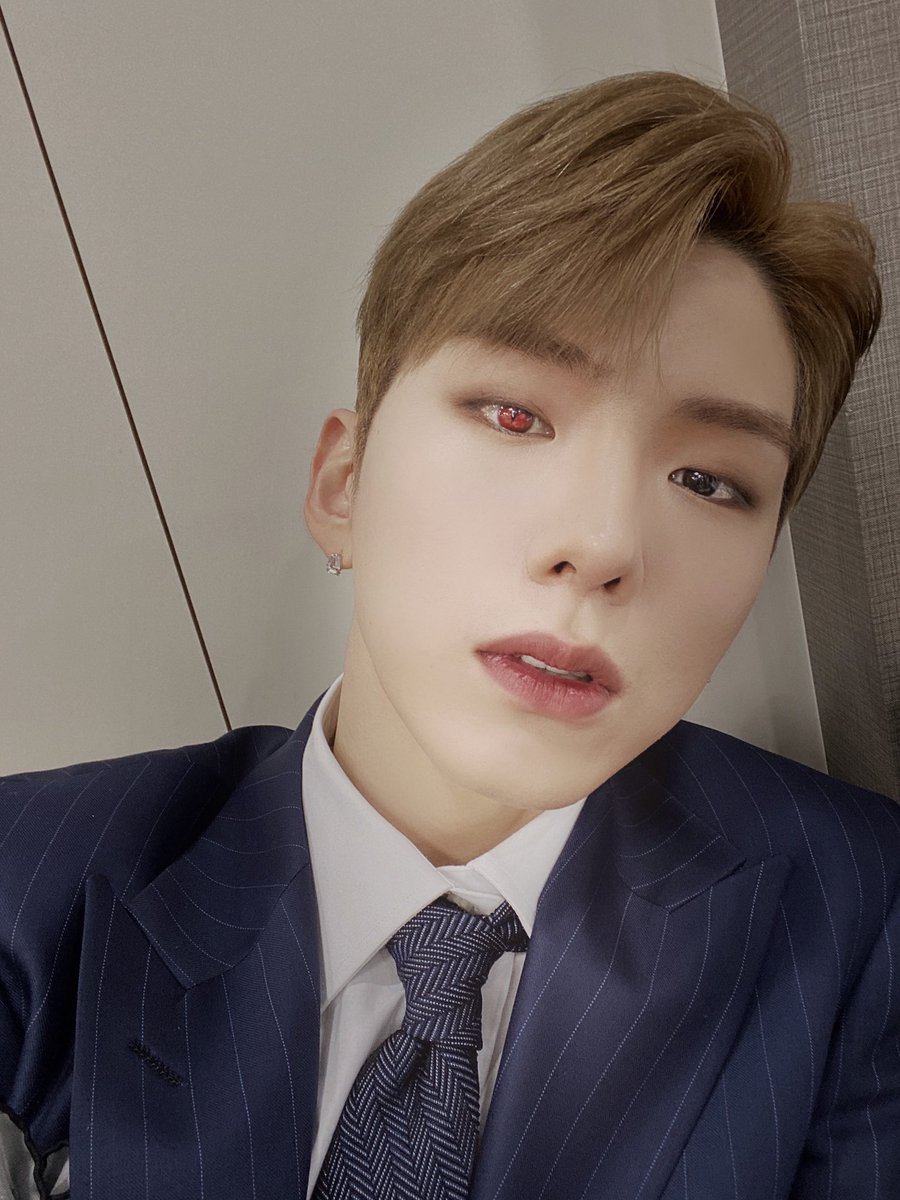 OfficialMONSTAX's tweet photo. 📸
201103 #몬스타엑스
<FATAL LOVE> COMEBACK SHOW
하트공약 치명/섹시 셀카 도착 💘

치명/섹시한 몬스타엑스 !
오늘 하루 마무리도 #LoveKilla 하세요 💓

@Vliveofficial
#MONSTAX #MONSTA_X
#기현 #형원 #FATAL_LOVE
#MONSTAX_LoveKilla
#몬스타엑스_러브킬라 https://t.co/LEGiN4eJLO