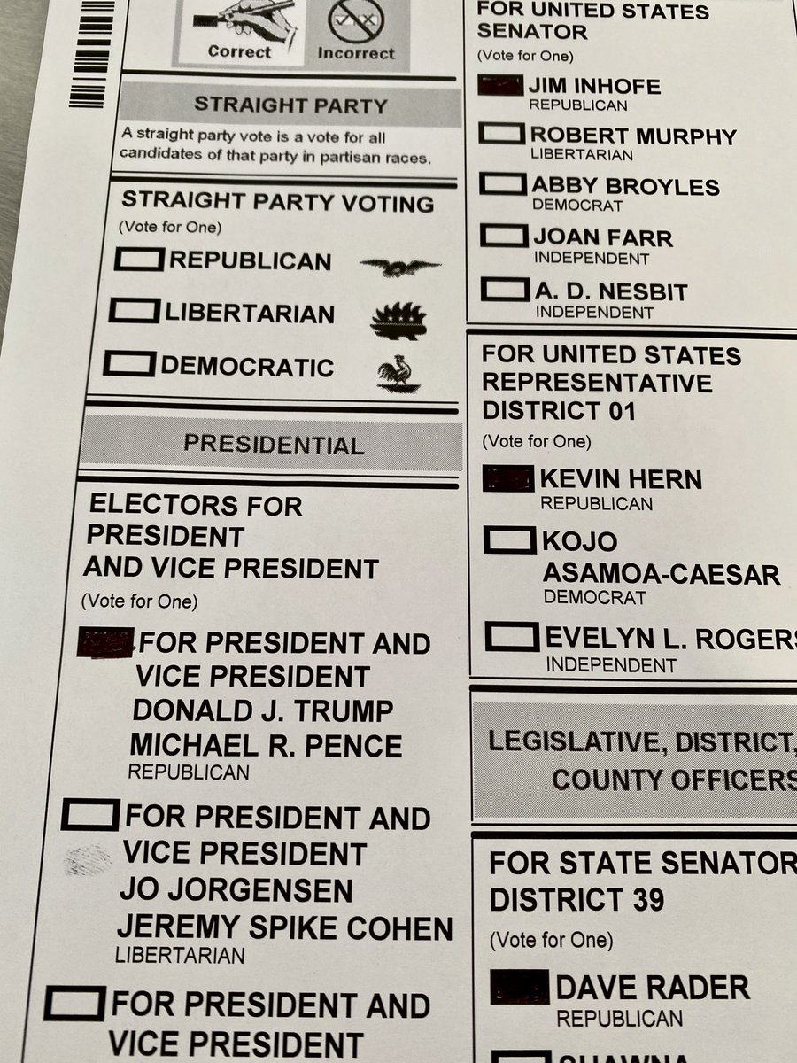 GDBLESU's tweet photo. @cjtruth #TrumpHasMyVote 🗳❤️🇺🇸🙏👮‍♀️🚂 Voted last Friday For President @realDonaldTrump !!! 2nd time he Earned my 🗳 Vote! Worth the 3 1/2 hour wait to 🗳 Vote! Met some Very Cool folks in line ! #VoteTrumpInPerson  #VoteREDRemoveAllDemocrats #VoteForFreedomAmerica https://t.co/aKNnlRANmT