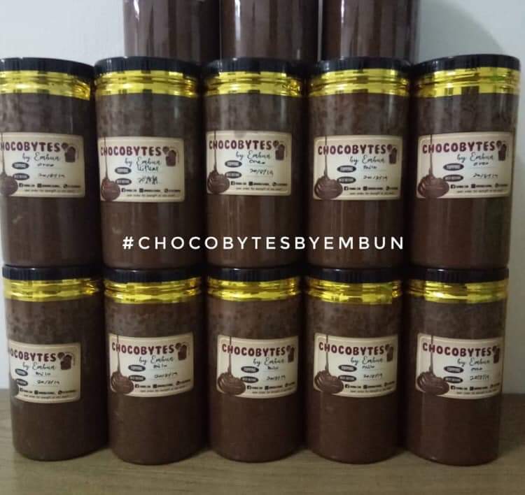 fahimazan's tweet photo. Assalamualaikum n hai semua. since sis dah jadi surirumah, sis nak start online bisnes sis semula....yaitu #chcobytesbyembun dan #browniesinjar by Embun's Kitchen.. sudilah kiranya awak awak yang budiman lagi baikhati men retweet post sis ini. tq semuaaa 😘 https://t.co/LB6PKLiCTv