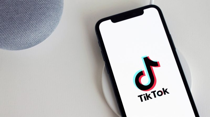 "Booster sa communauté, obtenir une analyse fine de sa présence, ou encore de détecter, identifier des influenceurs pertinents pour sa campagne."

C'est l'objectif clé des trois outils présenté ci-dessous !
#outils   #TikTok   #communauté   #booster

==>
socialmediaoptimization.fr/3-outils-pour-…