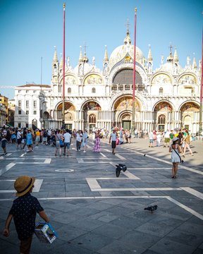 carryonwithkids's tweet photo. A little T-Rex scaring all the birds in Piazza San Marco T-Rex
Visit us at https://t.co/DXpnm8r7FT
#familytravel #familytraveladventures #takethekids #familytraveluz #carryonwithkids #cutekidsofinstagram #travel #travelitaly #church #beutifulchurch #art #architecture https://t.co/cZy9QBkVvT