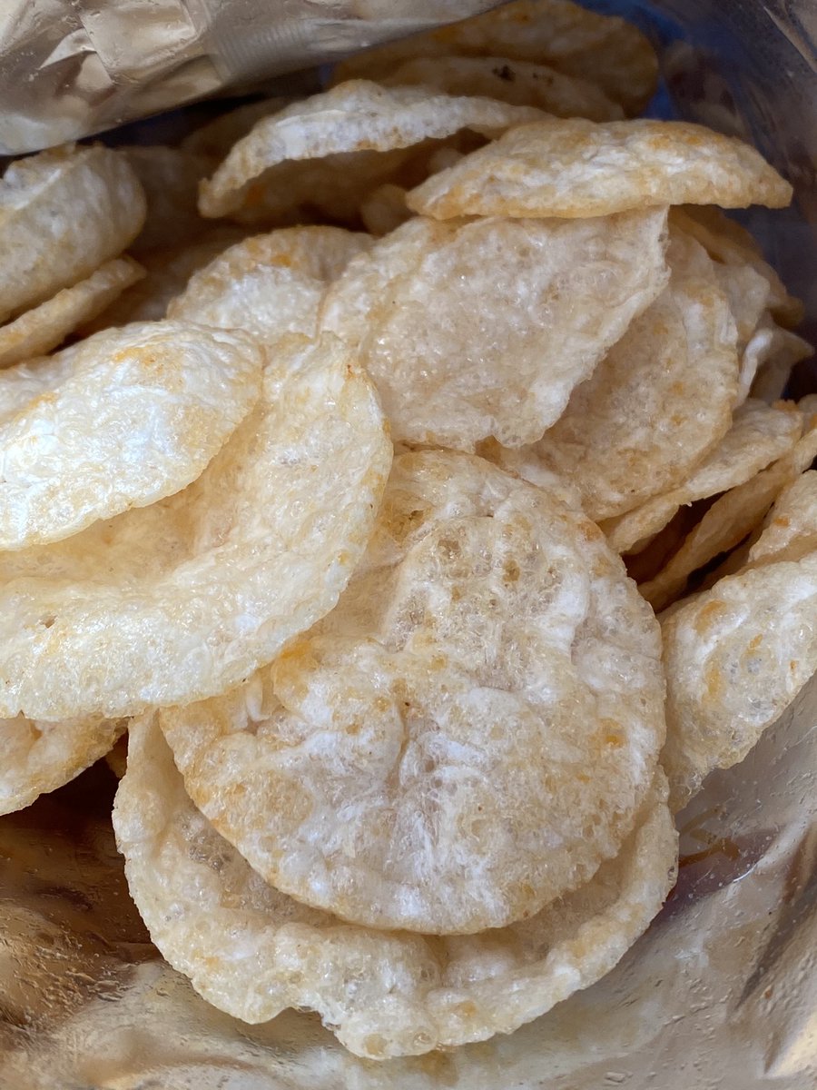 Kev_Challis's tweet photo. @popchips there seems to be a slight issue with a packet of barbecue flavour I have just bought... there is no flavouring at all, just some flavourless potato https://t.co/JWmzwBLsLU