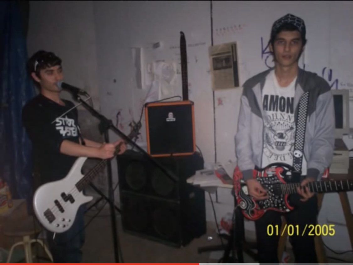 snoowwmann's tweet photo. acabo de encontrar esto, no sé porque pone esa fecha , será 2007 pero quiero llorar
#tbt
#krapulas
#agranxa https://t.co/0Ei0PeZeuK