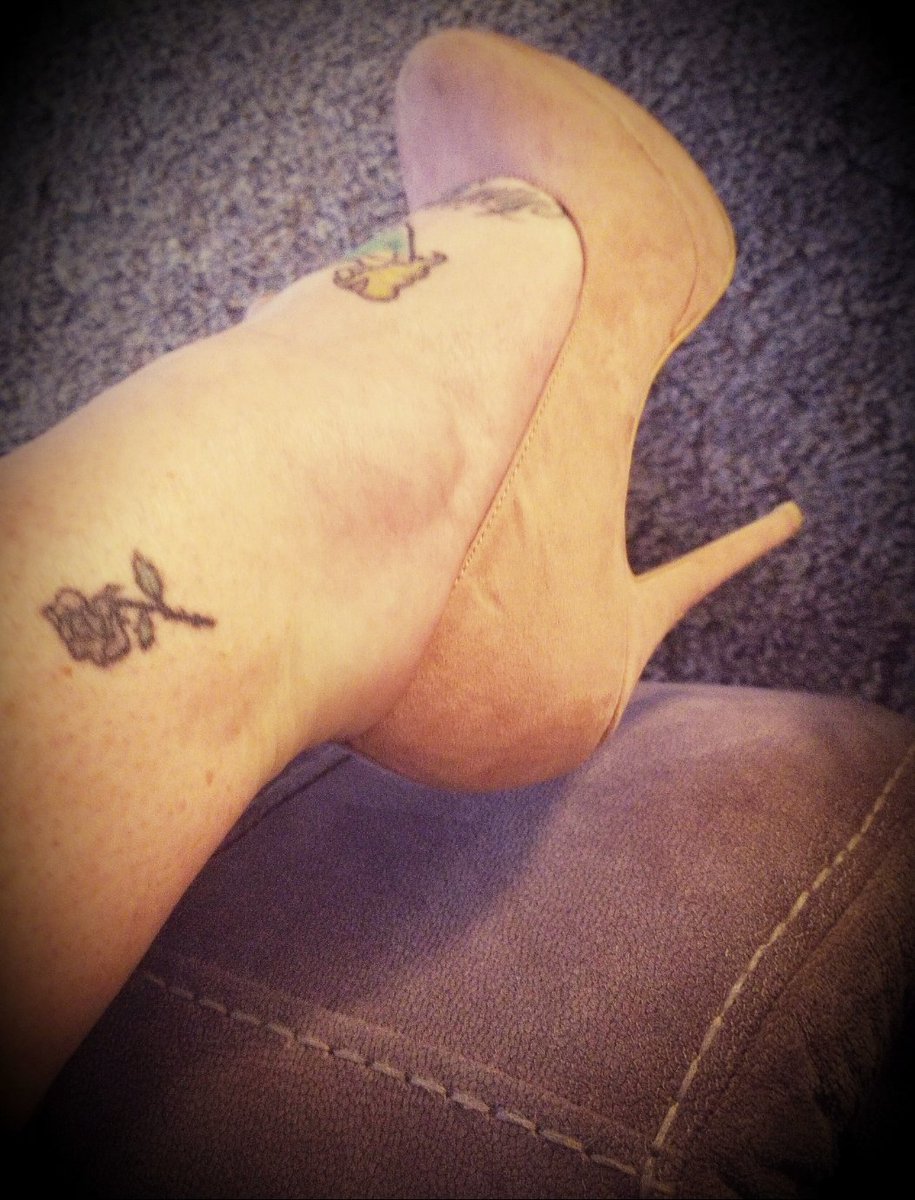 diva_domina's tweet photo. One of my Fuck Me Pumps. Because it's election day in 2020 and any damn thing can happen so why the hell not? #YesIVoted https://t.co/JN2ZBJdfI7