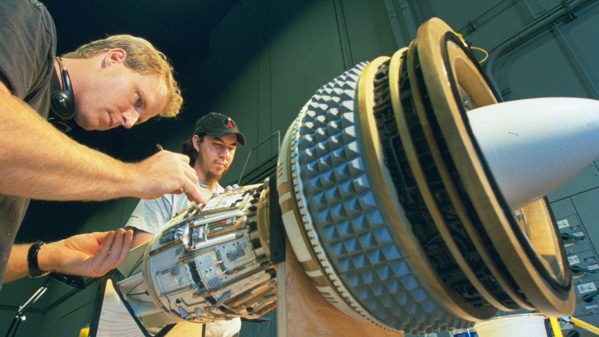  #TheMandalorian   Working at ILM for more than 3 decades, John Goodson is another industry legend: Ghostbusters 2, BTTF2, Trek 6/7/8/2009, Starship Troopers, Galaxy Quest, Deep Impact, Mission to Mars, SW 1/2/3, Rogue One, Solo... and the Enterprise E & Razor Crest models.