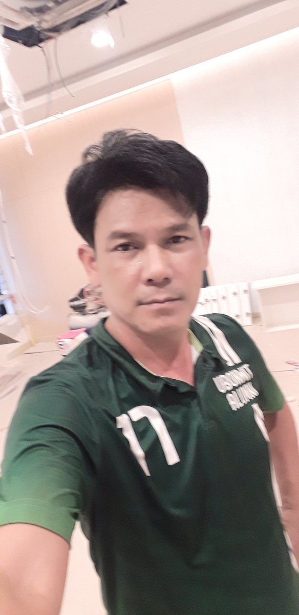 Noon92007182's tweet photo. ลองเสื้อรุ่น..ประถมใกล้วันงานเลี้ยงรุ่น...ok https://t.co/e9UZmrM0kS