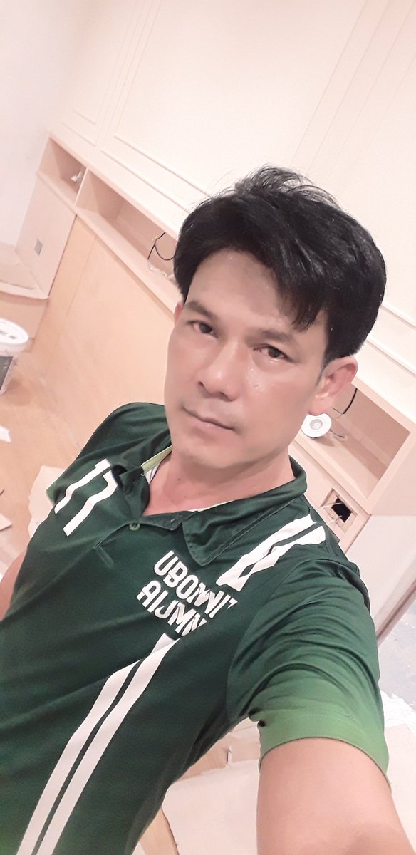 Noon92007182's tweet photo. ลองเสื้อรุ่น..ประถมใกล้วันงานเลี้ยงรุ่น...ok https://t.co/e9UZmrM0kS