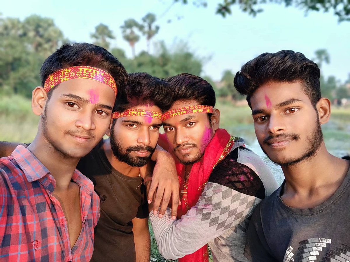 VkrntKumar1's tweet photo. मै उसका भक्त हैं। जो, फूल फल माला नहीं,
धूल धतूरा और त्रिशूल रखता हैं..!! https://t.co/aQ6JUcDlxm
