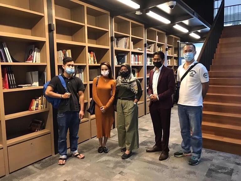 GeaInstituteMY's tweet photo. Good class discussion with Mr Harris at Penang Campus.
---
Global Executive Academy (GEA)
#work #career #train #diploma #singapore #malaysia @geainstitute @geainstitute.kualalumpur @geainstitute.penang @geainstitute.johor @geainstitute.sarawak
@geainstitute.dhaka https://t.co/5EL2nfQJp7