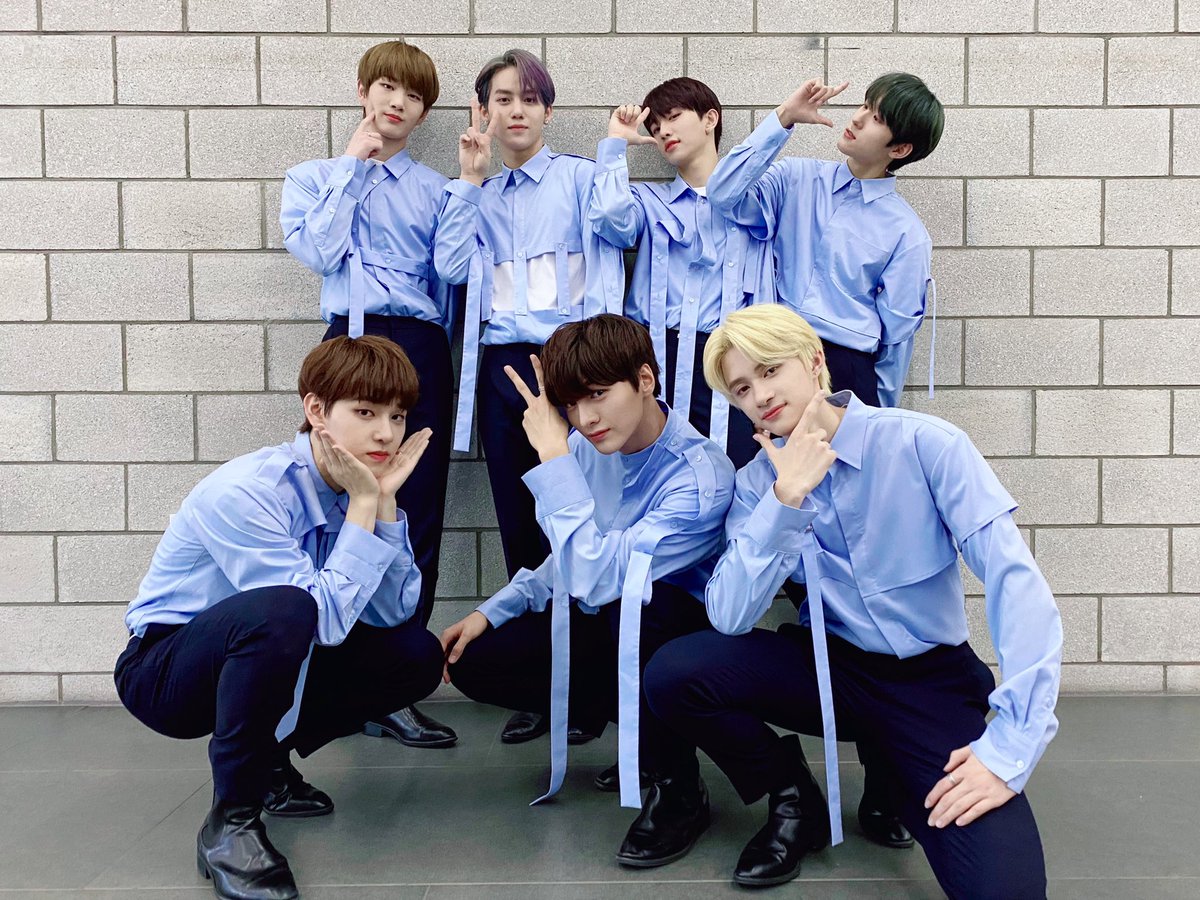 DRIPPIN's tweet photo. [📸] 20.11.03 #더쇼🍃

'Overdrive'부터 'Nostalgia'까지👍
오늘도 드리핀은 완벽해 OK‼️OK‼️
지금처럼 우리 서로 같은 마음으로
두 손 꼭 잡고 끝 없이 달려봐요🤝💕

#DRIPPIN #드리핀
#Boyager #Nostalgia https://t.co/TS6aXw6o2G