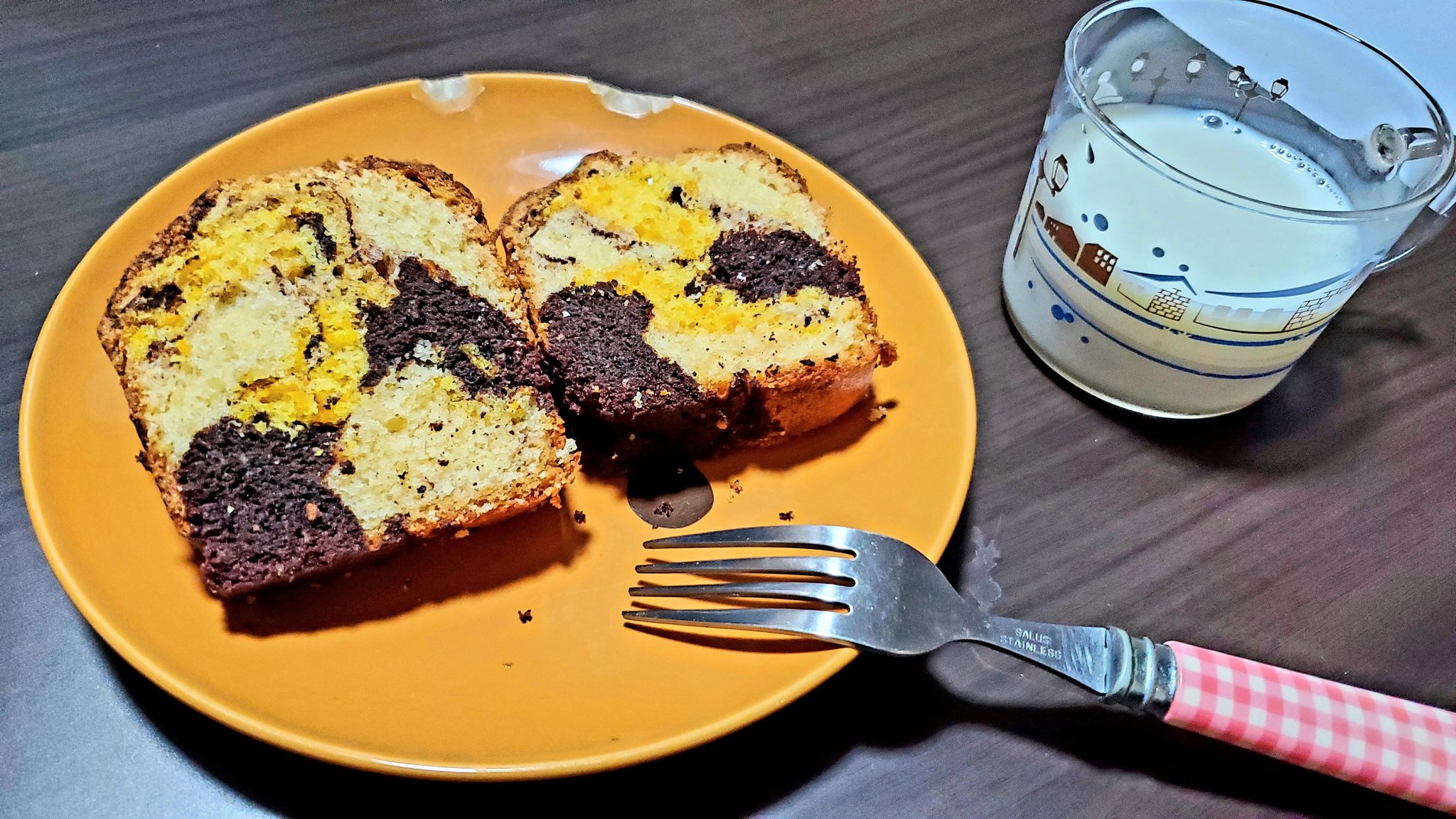 まっぷる 三毛猫ハロウィンパウンドケーキ作ったよー プレーンとチョコとかぼちゃの三色マーブルで可愛いし パウンドケーキ作るの初めてだったけど美味しくできました パティシエゆーちゃむ T Co J2jr8nr9nf Twitter
