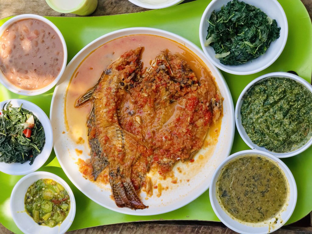vipheko's tweet photo. Nshima with Dry Boiled Luangwa Fish.
Veggies Galore:
#Lumanda #Okra #Kalembula #Bondwe #PumpkinLeaves #Beans
Na #Munkoyo
Served for 65 Kwacha
#Vipheko #WeGotYouCovered
9 Chindo Rd, Lusaka
097 7980279
https://t.co/2X79XpSm5J https://t.co/NYzNAJFiE4