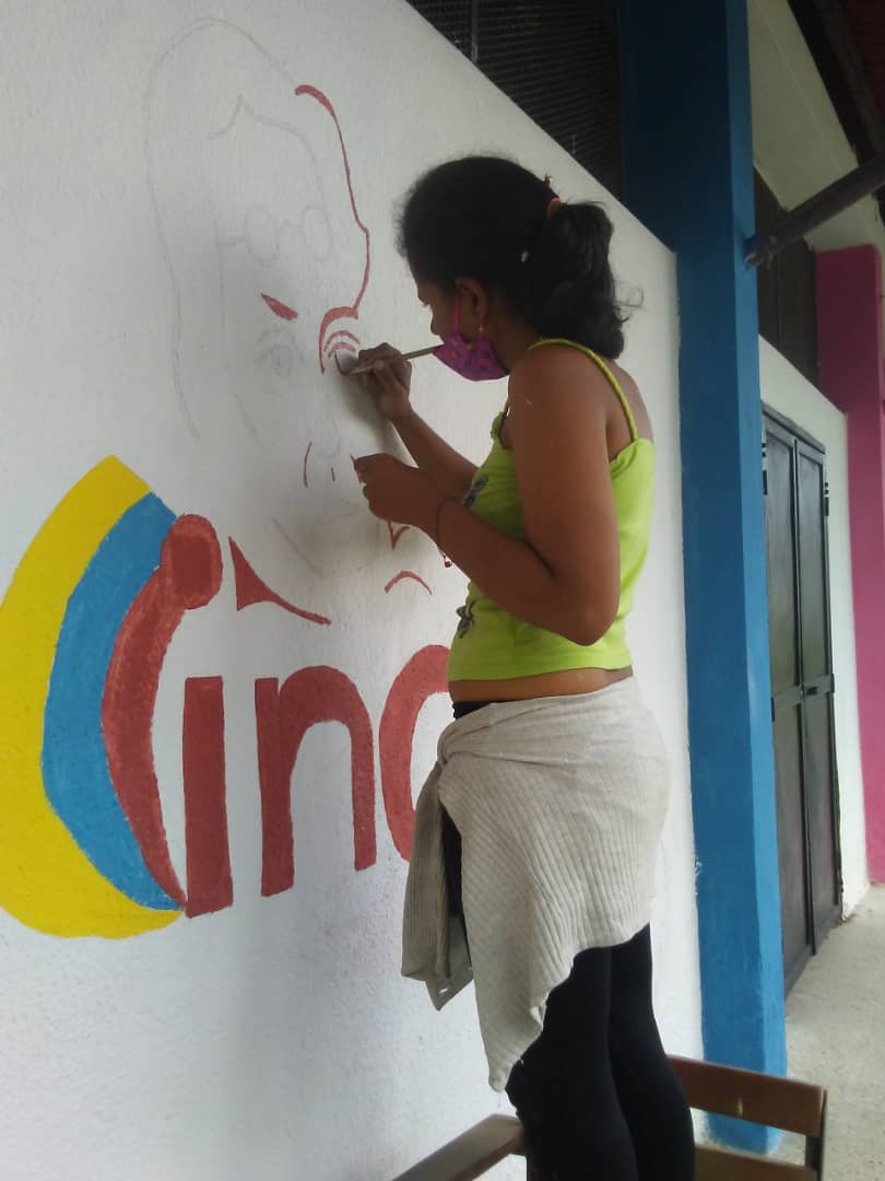 IncesCarabobo1's tweet photo. Propiciamos la integralidad en nuestros participantes que además de formarse también colaboran en embellecer los espacios de los cfs en #Carabobo, aquí desde el  @CFSVallesAltos en Montalban 
#SomosInces https://t.co/gh0WiVaLsh