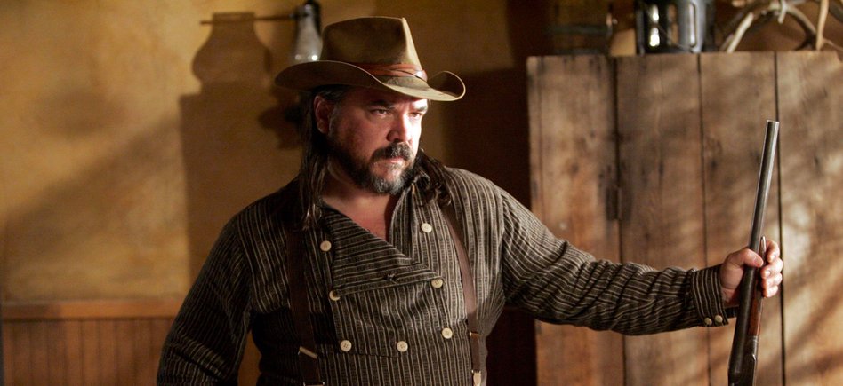  #TheMandalorian    @WEarlBrown (Preacher, True Detective, Deep Impact) play the Weequay bartender. He was Dan Dority, the barman in Deadwood... where Timothy Olyphant was the Sheriff!