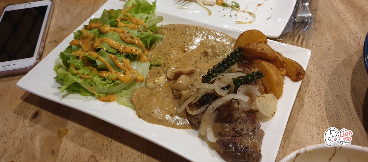 bxktorbyEunseo's tweet photo. 𝑳𝑨𝑩 𝑪𝒂𝒇𝒆'𝒊𝒏𝒆 
    ร้านไซต์มินิ สายหวานห้ามพลาด มีทั้งอาหาร&amp;ของหวาน มากมาย รสชาติอาหารไม่ได้แย่ บางอย่าง อร่อย บางอย่างเฉยๆ ขนมอร่อย ร้านอยู่ติดถนน ต้องหาซอยจอด  พนักงานบริการดี น่ารัก 
💰 100-200
⭐ 3.5/5
⛳ เมืองนครสวรรค์ 🇹🇭
#LabCafe #Cafe #อร่อยบอกต่อ #คาเฟ่ #ขนมหวาน https://t.co/ummTP4pgej