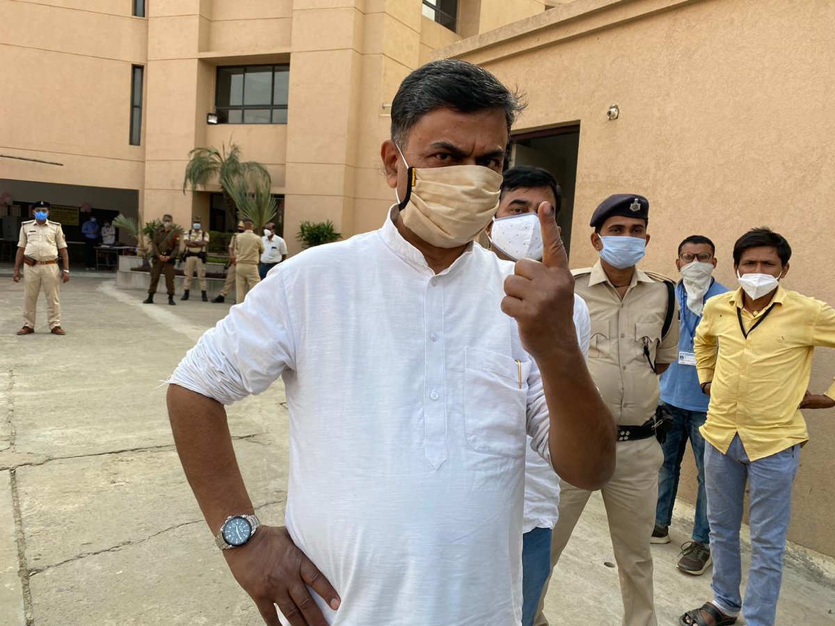 RajKSinghIndia's tweet photo. मैने अपना मतदान किया। सभी मतदाताओं से मेरा अनुरोध है कि बिहार को विक���स के पथ पर अग्रसर करने और लोकतंत्र को मजबूत करने हेतु मतदान अवश्य करें। https://t.co/meDhX4WWAu