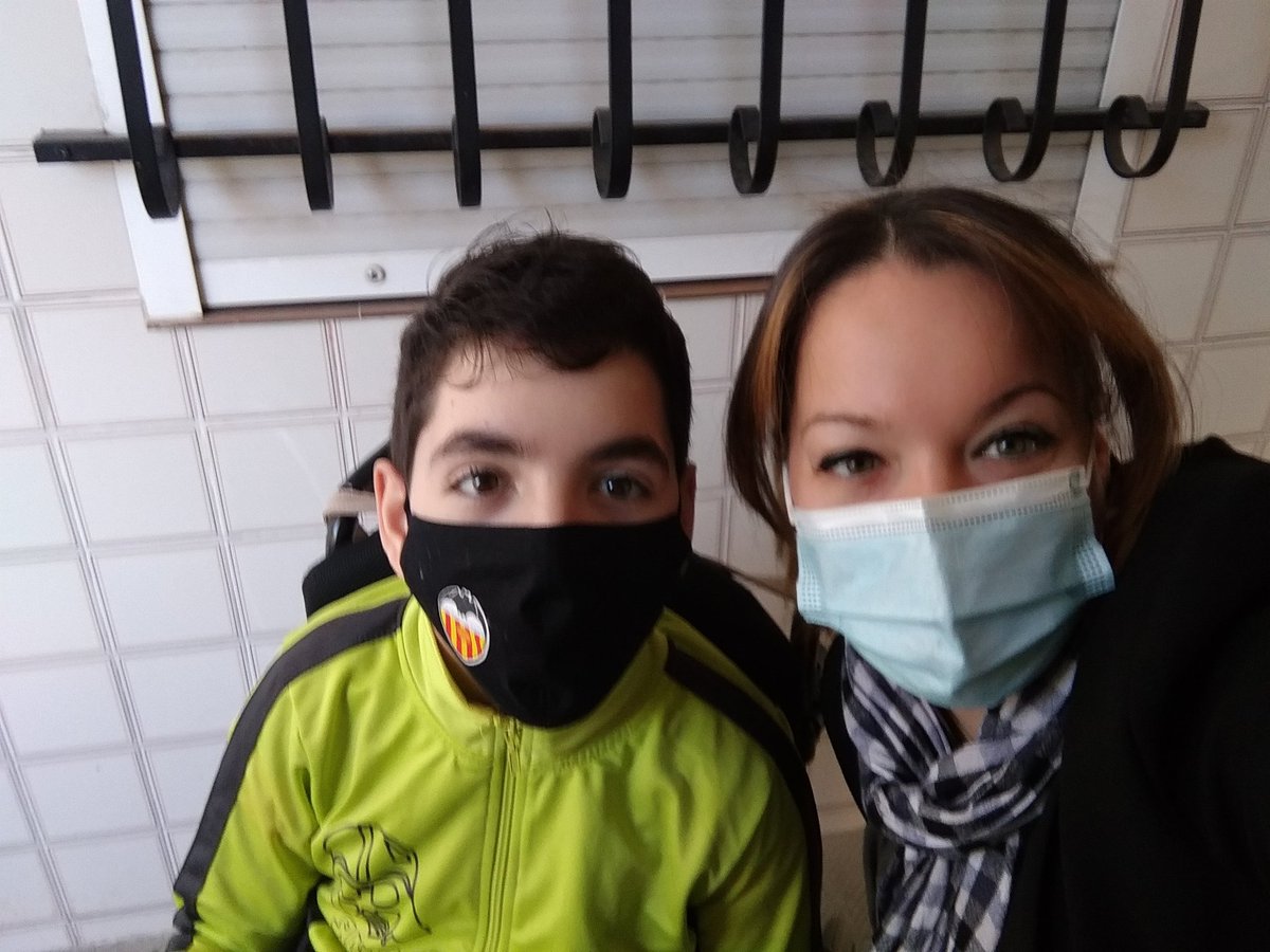 LUCIAyCRISTOBAL's tweet photo. En 7 días volvemos a Madrid!Volvemos para otra intervención!Cuenta atrás...Espero que no llueva.Que la fuerza me acompañe!Solos el y yo, muchos kilómetros, con escayolas incluidas! #YoSoyCristobal #YoSoyCalavera #NuncaDejesDeSoñar #CuentaAtras #SolosTuYYo #IdaYVuelta #MamiDe3 ♥️ https://t.co/4b7PBhd0DZ