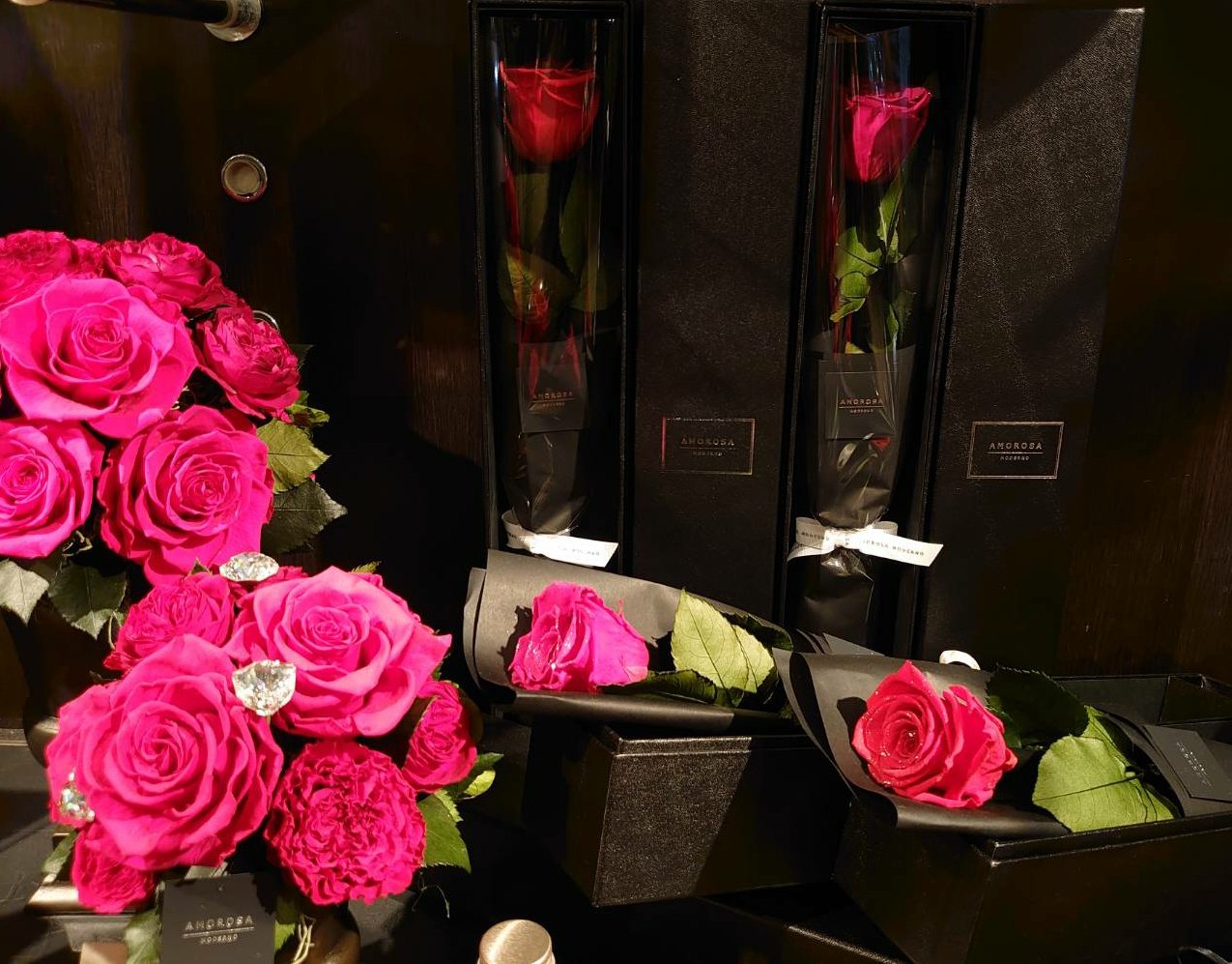تويتر Flower Shop Phoenix على تويتر With Roseのフェア期間中は ツイッター インスタグラムを 薔薇で埋め尽くします プリザーブドフラワーも バラそのものの美しさが 際立つデザインのものを 多くご用意しております Phoenix 梅田の花屋 薔薇 Rose