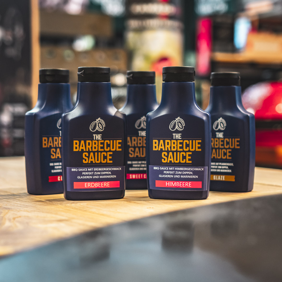 grillstar's tweet photo. 🍓🍓 Jetzt im Sortiment: Die neuen Geschmacksrichtungen "Erdbeere" und "Himbeere" von "The Barbecue Sauce"!

 Auf Basis von Himbeeren, bzw. Erdbeeren gepaart mit einer rauchigen Note sorgen sie für ein grandioses Geschmackserlebnis! 🥩🍔

#grillen #barbecue #sauce #saucen https://t.co/mai4upypXr