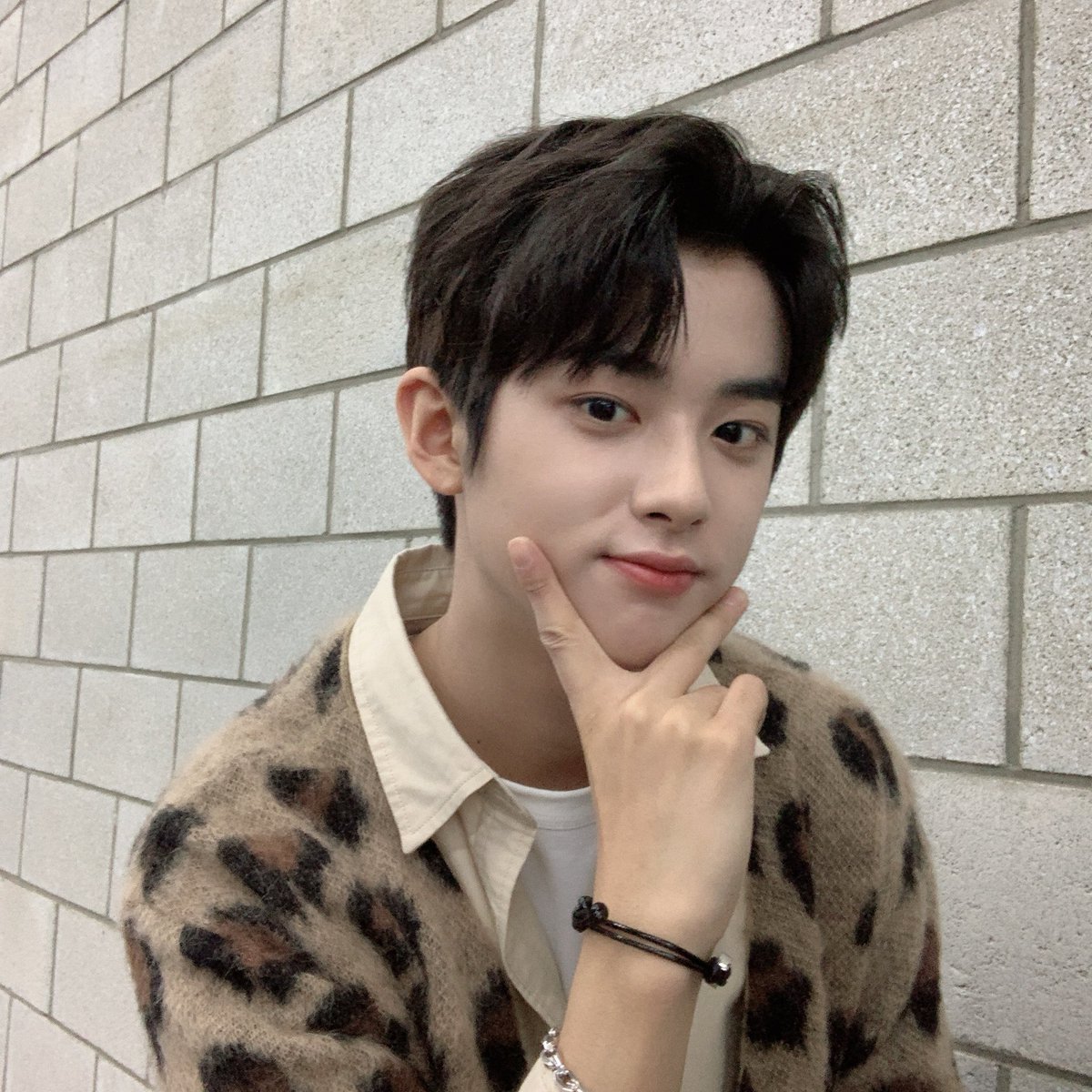 minkyu_0312's tweet photo. [💌PHOTO]
민규 보면서 오늘 하루도
따뜻하게 마무리 하세요💛

#김민규 #민규 #KIMMINKYU
#더쇼 #THESHOW #밍쇼 https://t.co/Lz6melB9T1