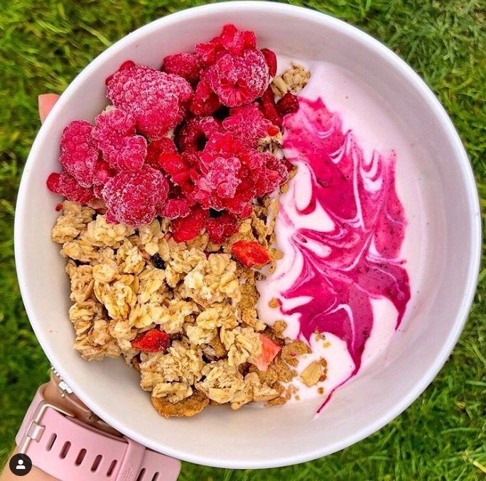 Thank you @imosgutgooness for this nutritious yogurt bowl. A combination of a yogurt of your choice, frozen raspberries topped with our granola = high in fibre and antioxidants. Morrison's has a deal on both our Berry and Pumpkin Nature's Path granolas (£2)! 

 #alwaysorganic