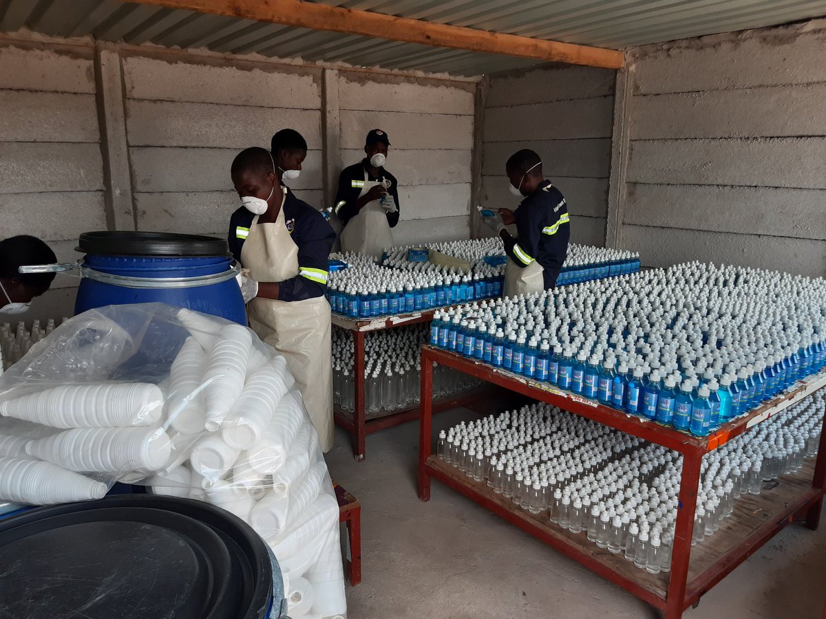 Youths are taking up space and being part of the solution in #COVID-19 response. <a href="/YouthConnektZim/">YouthConnektZim</a> #StartUpTourBus 2020 winner, thru <a href="/UNDPZimbabwe/">UNDP Zimbabwe</a> support, Ms. Junior Bakasa now employs 10 people &amp; her hand sanitizers are being sold in 600+ stores