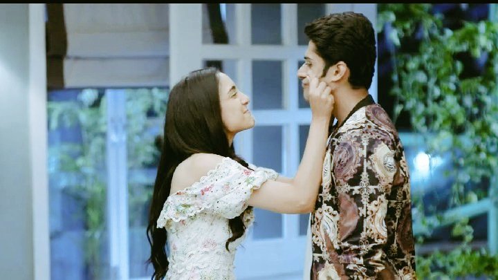 She took her own advice in a way too serious manner..... #Ekdujekevaaste2