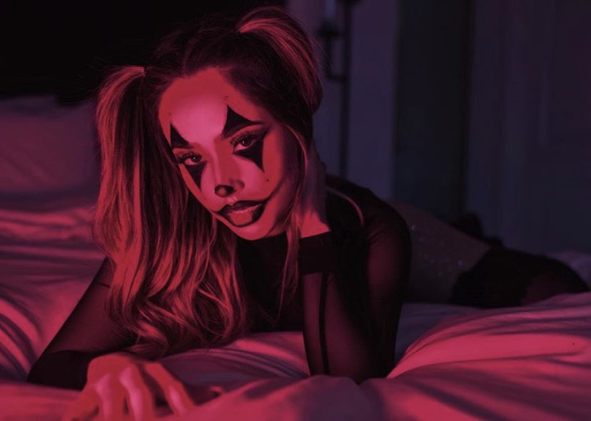 1092Aym's tweet photo. 🤡💗

#halloween #halloweenmakeup #halloweencostume #halloweenparty #halloween2020 #beckyg #beckygomez #beckygedits #beckygfan #beckygcute 
#beckyg💜 #beckygfanpage https://t.co/T8VlnvY7zr