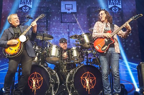 DarkSideofFilm's tweet photo. #RushinReverse 
Chain Lightning
hope is epidemic
optimism spreads
bitterness breeds irritation
ignorance breeds imitation

sun dogs fire on the horizon

dreams are sometimes catching
desire goes to my head
love responds to your invitation
love responds to imagination
#RushFamily https://t.co/5EtLjxwPE0