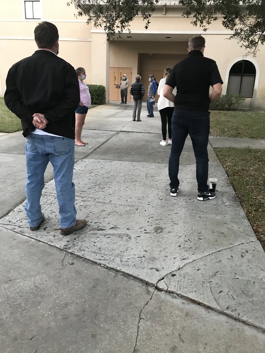 JenFesperman's tweet photo. In line making freedom count! #ElectionDay 🇺🇸#Florida2020 https://t.co/L5O2QZ1Rgo