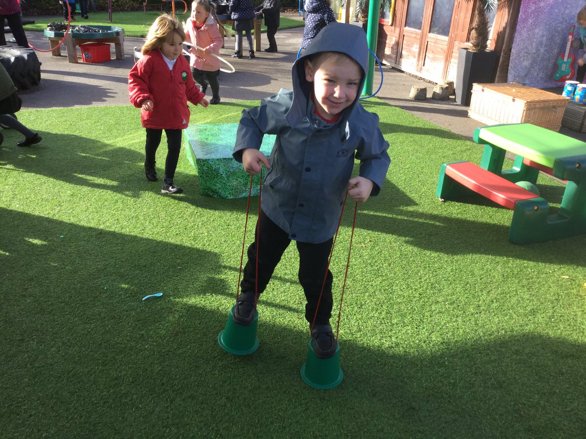 WMPrimaryF2's tweet photo. Super balancing. #StiltFun https://t.co/h5ZdQd221t