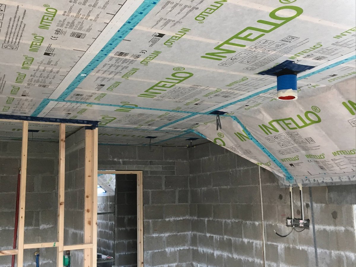 ecologicalbuild's tweet photo. Some nice on-site detailing using the @proclima system. Here #Intello airtight membrane is used with #Kaflex and #Roflex grommets around cables and pipes. The overlaps are sealed with #TesconVana and #Unitape airtight tapes.

https://t.co/7FcY5pYtOp https://t.co/J1LXwPtkdf