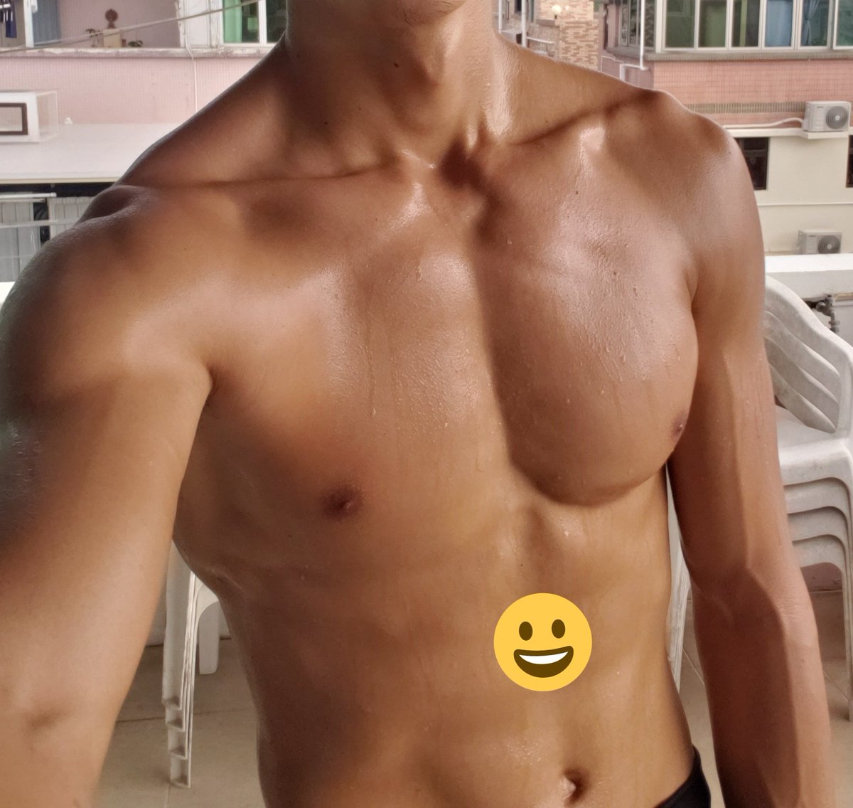 hhdiv123's tweet photo. Home workout 💦💦💦💦 https://t.co/1RmlOXgWzq