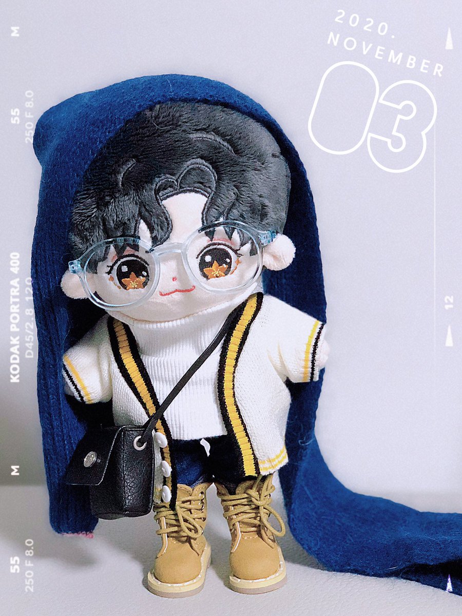sombarang's tweet photo. #BrightHan #브라이트한 #세븐틴인형
드디어 정한이 인형이 왔다! 😍🤭👏🏻
안경: @baebaestore
목도리, 가디건: @bubbletea_dgnb7
티,바지: @iDOLL_Closet
신발: @loveybunnyy
가방: @thisis_salon https://t.co/kkWV4MaOXo